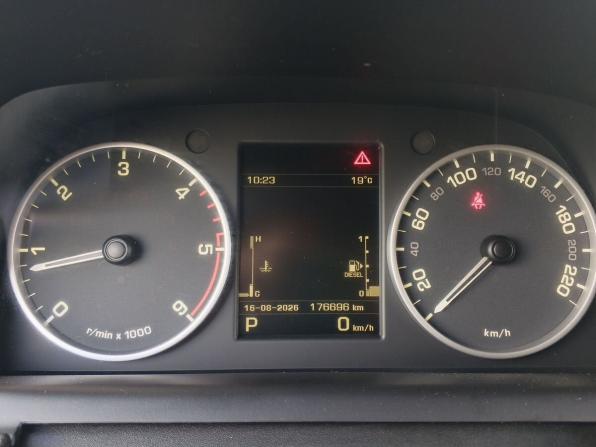 Land Rover Discovery IV с пробегом 2012 года, цена 2 150 000 рублей, 176695 км, внедорожник, Автокод Объявления