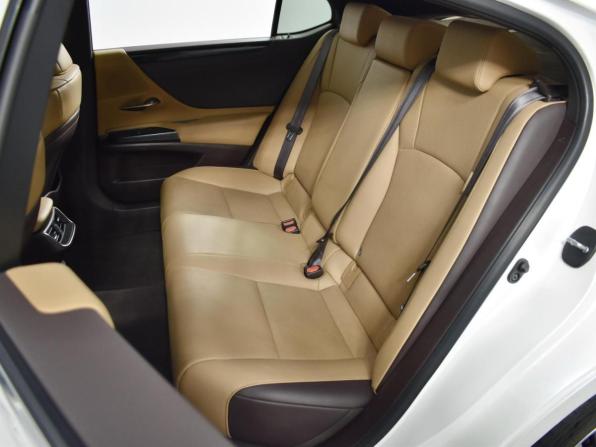 Lexus ES VII с пробегом 2021 года, цена 3 463 100 рублей, 93475 км, седан, Автокод Объявления