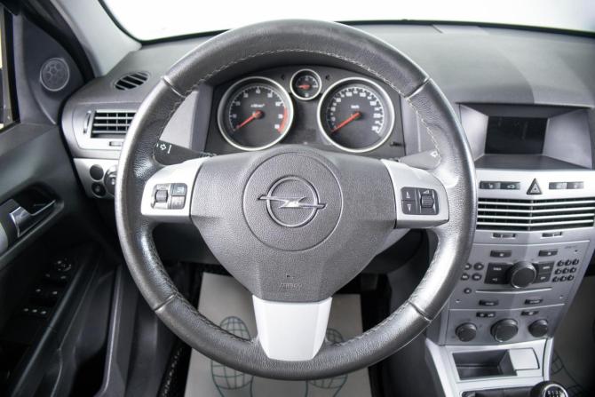 Opel Astra H Рестайлинг с пробегом 2014 года, цена 899 000 рублей, 112124 км, седан, Автокод Объявления
