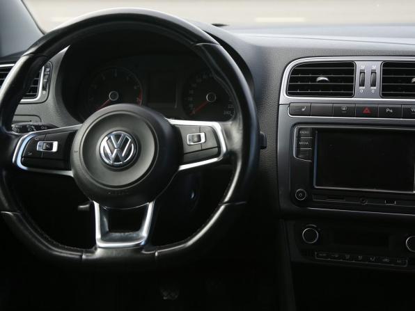 Volkswagen Polo V Рестайлинг с пробегом 2019 года, цена 1 185 000 рублей, 99000 км, седан, Автокод Объявления
