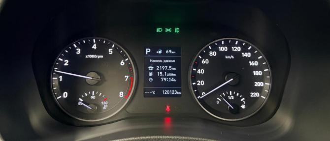Hyundai Solaris II с пробегом 2017 года, цена 1 346 000 рублей, 120120 км, седан, Автокод Объявления