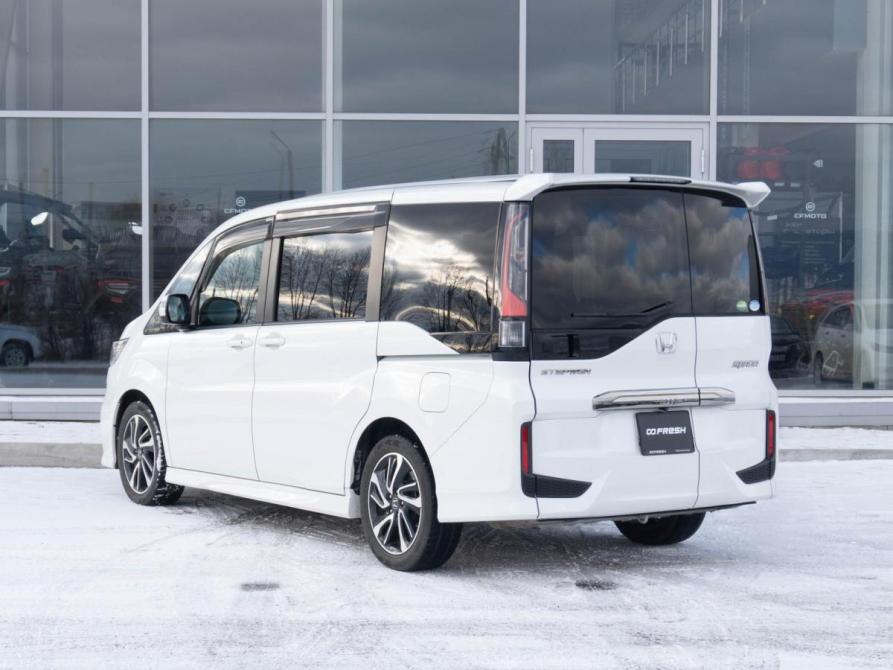 Honda Stepwgn V Рестайлинг Улан-Удэ  - изображение 2