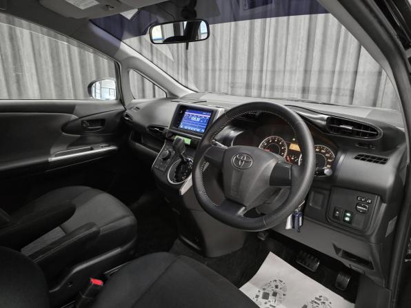 Toyota Wish II с пробегом 2010 года, цена 1 070 000 рублей, 213000 км, минивэн, Автокод Объявления