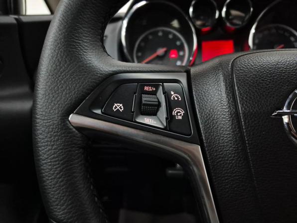 Opel Astra J Рестайлинг с пробегом 2012 года, цена 800 000 рублей, 213832 км, хэтчбек, Автокод Объявления