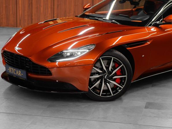 Aston Martin DB11 I с пробегом 2017 года, цена 14 500 000 рублей, 9406 км, купе, Автокод Объявления