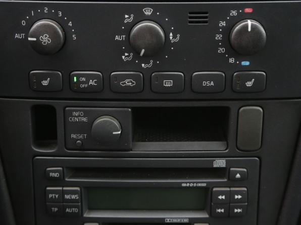 Volvo S40 I Рестайлинг с пробегом 2002 года, цена 159 000 рублей, 351000 км, седан, Автокод Объявления