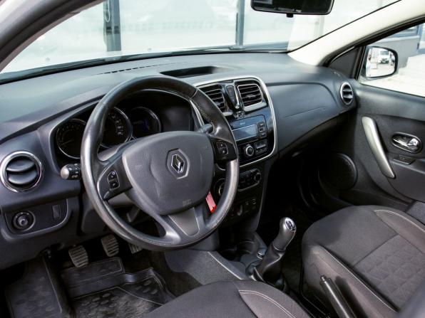 Renault Sandero II с пробегом 2017 года, цена 1 099 000 рублей, 44421 км, хэтчбек, Автокод Объявления