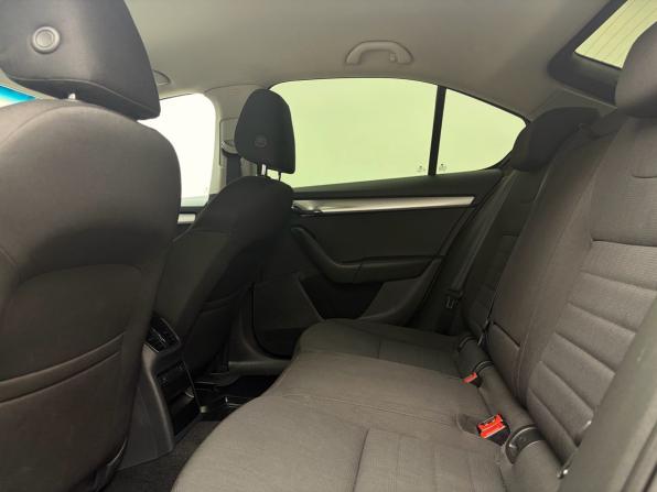 Skoda Octavia III (A7) с пробегом 2015 года, цена 1 359 000 рублей, 340449 км, лифтбек, Автокод Объявления