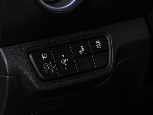 Kia K3 II Рестайлинг с пробегом 2021 года, цена 2 388 000 рублей, 88091 км, хэтчбек, Автокод Объявления