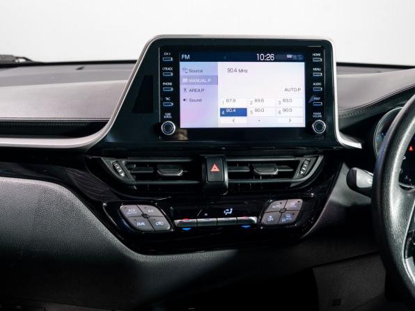 Toyota C-HR I Рестайлинг с пробегом 2019 года, цена 1 865 000 рублей, 94800 км, внедорожник, Автокод Объявления