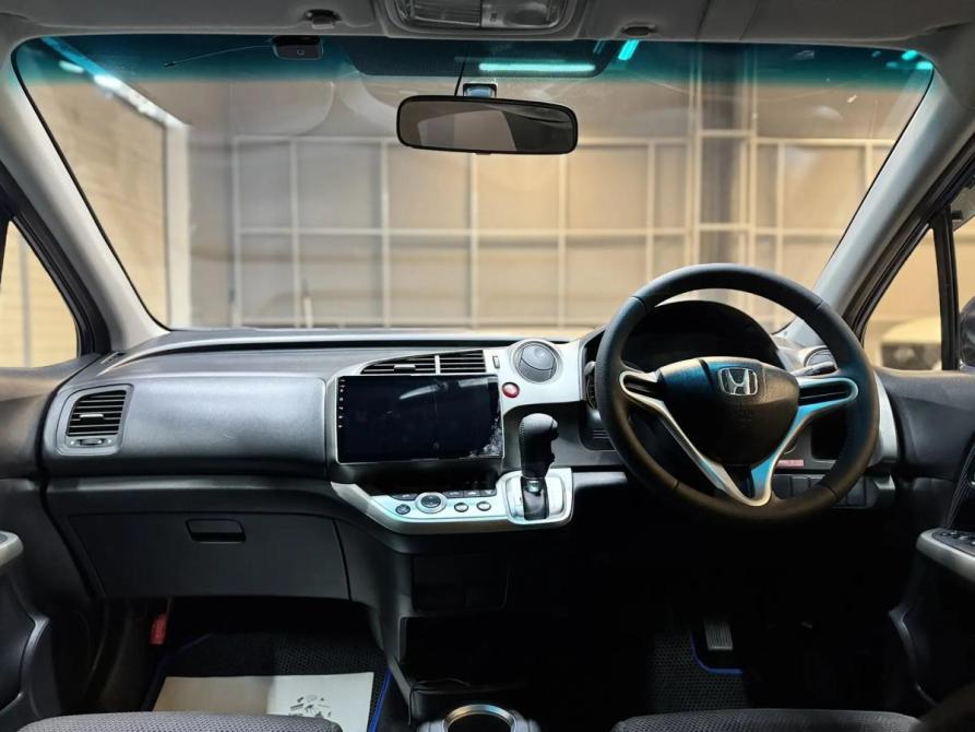 Honda Stream II Рестайлинг Красноярск  - изображение 12