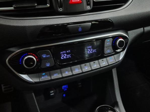 Hyundai i30 III Рестайлинг 2 с пробегом 2022 года, цена 1 790 000 рублей, 83248 км, универсал, Автокод Объявления