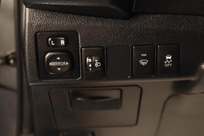 Toyota Corolla XI (E160 E170 E180) с пробегом 2013 года, цена 1 299 000 рублей, 176271 км, седан, Автокод Объявления