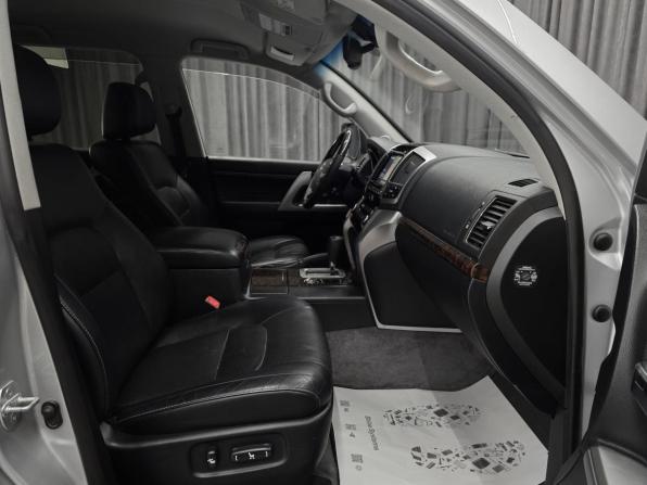 Toyota Land Cruiser 200 Series Рестайлинг 1 с пробегом 2014 года, цена 3 600 000 рублей, 292500 км, внедорожник, Автокод Объявления