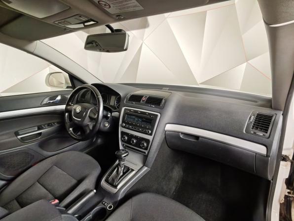 Skoda Octavia II (A5) Рестайлинг с пробегом 2013 года, цена 697 000 рублей, 251929 км, лифтбек, Автокод Объявления