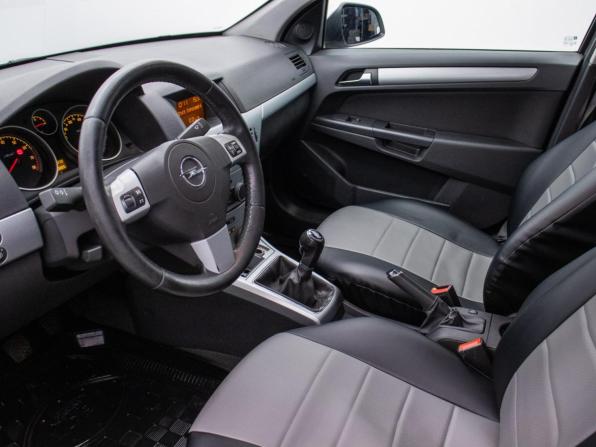 Opel Astra H Рестайлинг с пробегом 2012 года, цена 550 000 рублей, 278884 км, универсал, Автокод Объявления