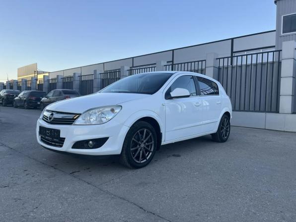 Opel Astra H Рестайлинг с пробегом 2011 года, цена 398 000 рублей, 211652 км, хэтчбек, Автокод Объявления