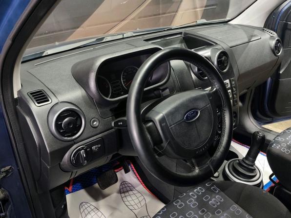 Ford Fusion I с пробегом 2005 года, цена 370 000 рублей, 261007 км, хэтчбек, Автокод Объявления