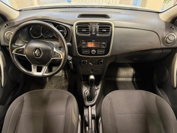Renault Logan II Рестайлинг с пробегом 2021 года, цена 899 000 рублей, 92000 км, седан, Автокод Объявления