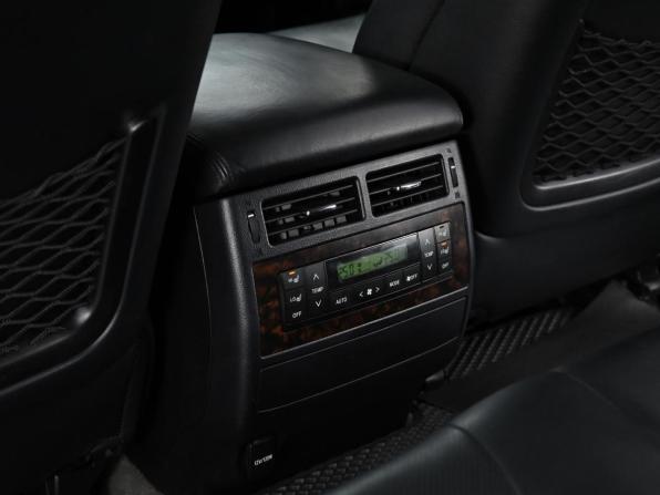Toyota Land Cruiser 200 Series Рестайлинг 1 с пробегом 2012 года, цена 3 099 000 рублей, 355000 км, внедорожник, Автокод Объявления