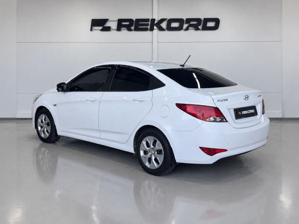Hyundai Solaris I Рестайлинг с пробегом 2015 года, цена 1 079 000 рублей, 88907 км, седан, Автокод Объявления