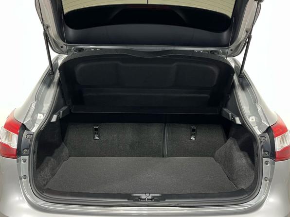 Nissan Qashqai II с пробегом 2015 года, цена 1 600 000 рублей, 122071 км, внедорожник, Автокод Объявления