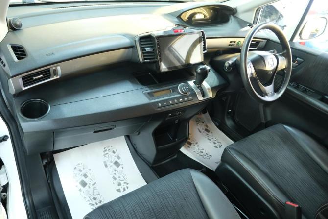 Honda Freed I Рестайлинг с пробегом 2014 года, цена 1 399 000 рублей, 102000 км, компактвэн, Автокод Объявления