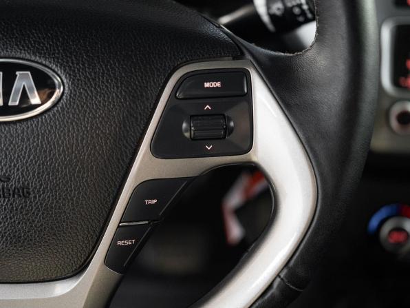 Kia Rio III Рестайлинг с пробегом 2016 года, цена 1 025 000 рублей, 104891 км, седан, Автокод Объявления