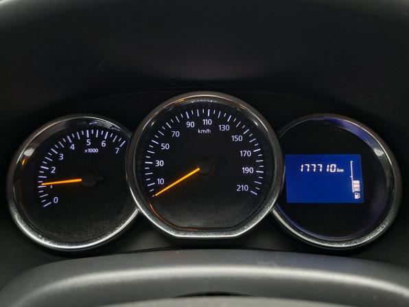 Renault Logan II с пробегом 2015 года, цена 679 000 рублей, 177709 км, седан, Автокод Объявления