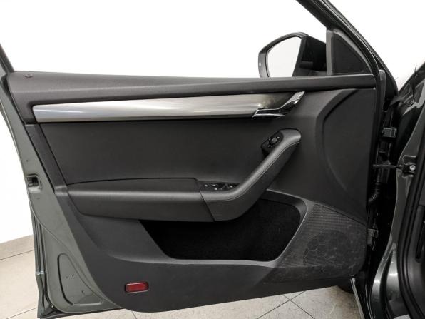 Skoda Octavia III (A7) Рестайлинг с пробегом 2020 года, цена 2 450 000 рублей, 40588 км, лифтбек, Автокод Объявления