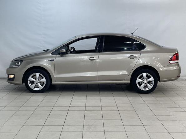 Volkswagen Polo V Рестайлинг с пробегом 2016 года, цена 1 099 000 рублей, 71268 км, седан, Автокод Объявления