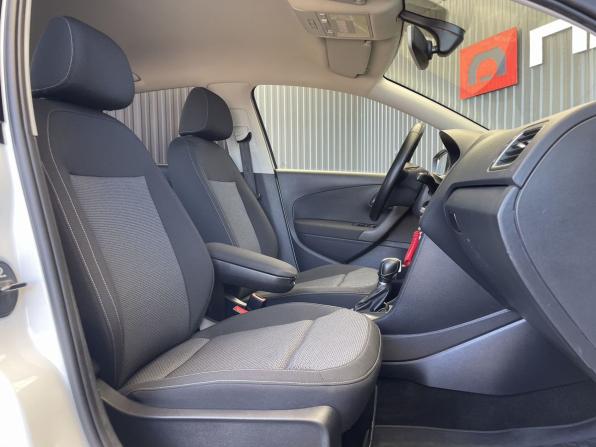 Volkswagen Polo V Рестайлинг с пробегом 2017 года, цена 1 447 000 рублей, 78351 км, седан, Автокод Объявления