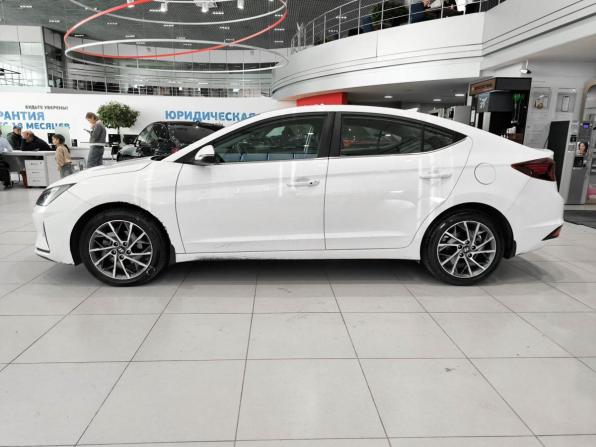 Hyundai Elantra VI (AD) Рестайлинг с пробегом 2019 года, цена 1 950 000 рублей, 48718 км, седан, Автокод Объявления