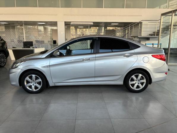 Hyundai Solaris I с пробегом 2012 года, цена 620 000 рублей, 213000 км, седан, Автокод Объявления