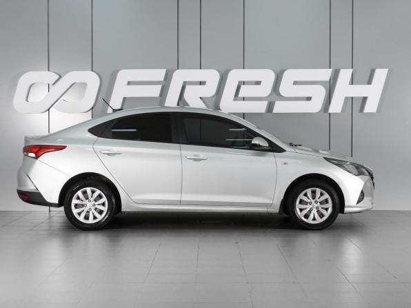 Hyundai Solaris II Рестайлинг с пробегом 2022 года, цена 1 865 000 рублей, 42067 км, седан, Автокод Объявления