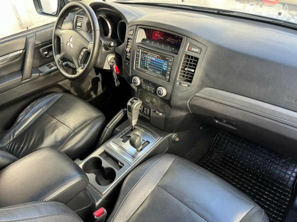 Mitsubishi Pajero IV с пробегом 2011 года, цена 1 799 000 рублей, 255720 км, внедорожник, Автокод Объявления