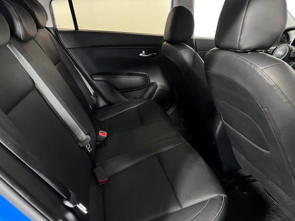 Kia Rio IV Рестайлинг с пробегом 2021 года, цена 1 934 000 рублей, 33391 км, хэтчбек, Автокод Объявления