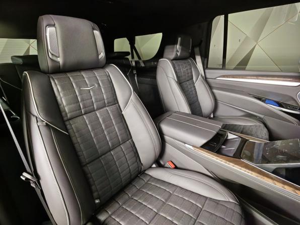 Cadillac Escalade V Рестайлинг с пробегом 2025 года, цена 20 600 000 рублей, 430 км, внедорожник, Автокод Объявления