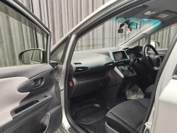 Toyota Wish II с пробегом 2009 года, цена 1 199 000 рублей, 162000 км, минивэн, Автокод Объявления