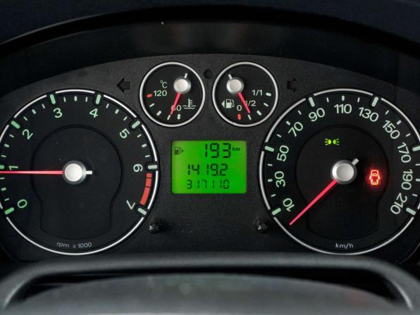 Ford Fusion I Рестайлинг с пробегом 2006 года, цена 255 000 рублей, 317103 км, хэтчбек, Автокод Объявления