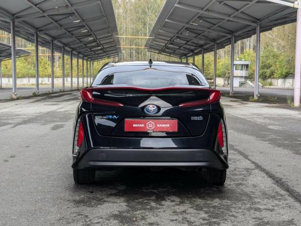 Toyota Prius IV (XW50) с пробегом 2017 года, цена 1 894 900 рублей, 136000 км, лифтбек, Автокод Объявления