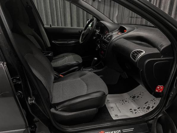 Peugeot 206 с пробегом 2004 года, цена 270 000 рублей, 240000 км, хэтчбек, Автокод Объявления