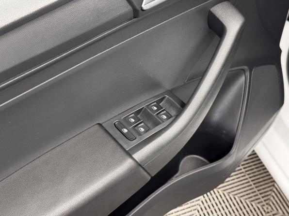 Volkswagen Polo VI с пробегом 2022 года, цена 1 680 000 рублей, 49609 км, лифтбек, Автокод Объявления
