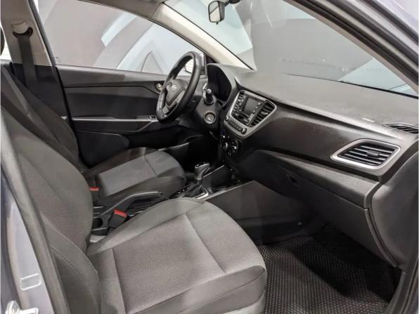 Hyundai Solaris II с пробегом 2017 года, цена 970 000 рублей, 201478 км, седан, Автокод Объявления