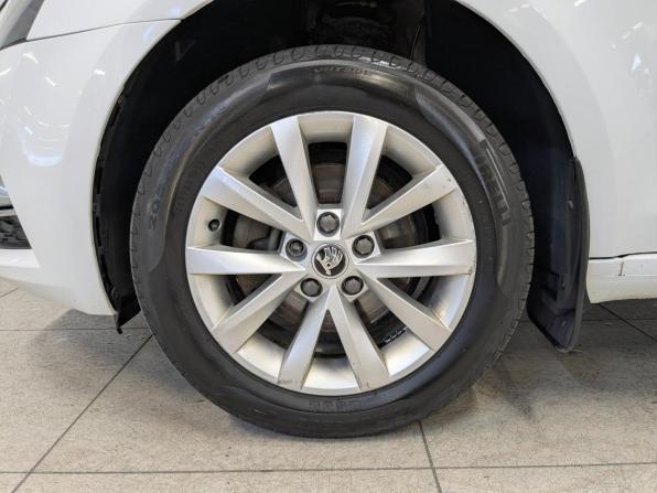 Skoda Octavia III (A7) Рестайлинг с пробегом 2019 года, цена 1 185 000 рублей, 171353 км, лифтбек, Автокод Объявления