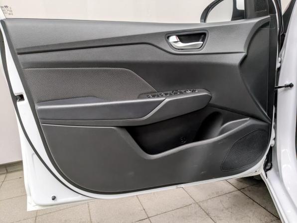 Hyundai Solaris II Рестайлинг с пробегом 2022 года, цена 1 890 000 рублей, 36733 км, седан, Автокод Объявления