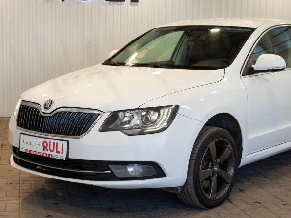 Skoda Superb II Рестайлинг с пробегом 2014 года, цена 1 085 000 рублей, 214866 км, лифтбек, Автокод Объявления