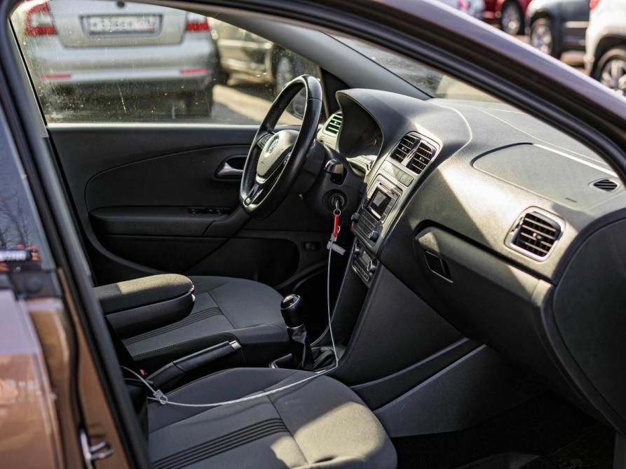 Volkswagen Polo V Рестайлинг Санкт-Петербург  - изображение 12