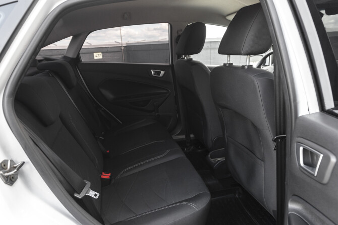 Ford Fiesta Mk6 Рестайлинг с пробегом 2016 года, цена 895 000 рублей, 85973 км, седан, Автокод Объявления