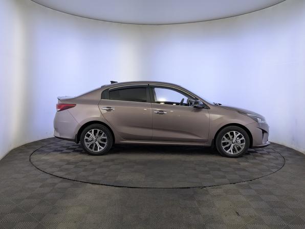 Kia Rio IV Рестайлинг с пробегом 2021 года, цена 1 690 000 рублей, 70404 км, седан, Автокод Объявления